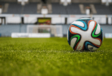 Fußball Bundesliga TV-Rechte ab 2025: Wer zeigt was?